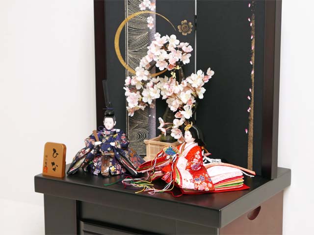 小桜金襴衣装雛人形月と桜屏風収納飾り