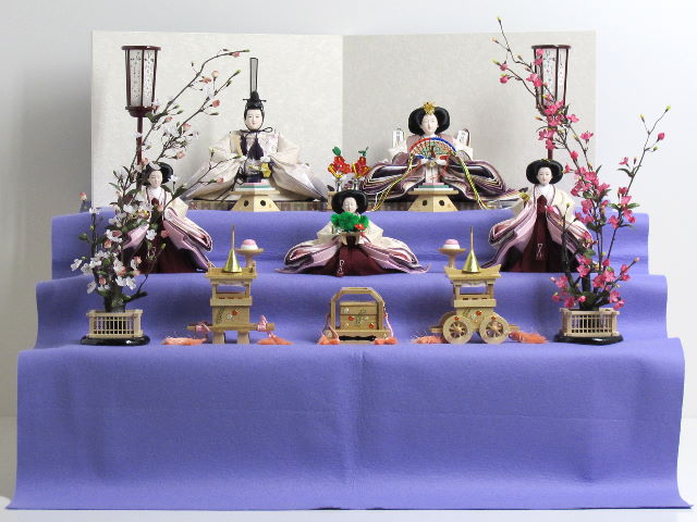 紫のグラデーションと桜の刺繍が渋い雛人形紅白梅収納式毛氈三段飾り