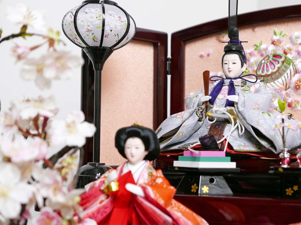 桜柄友禅衣装の雛人形桜木花梨塗り収納三段飾り