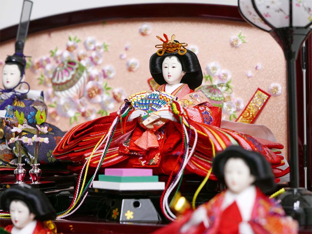 古典花柄の赤と紺の雛人形桜木花梨塗り収納三段飾り