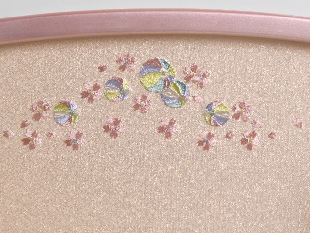 パールホワイト屏風の桜刺繍