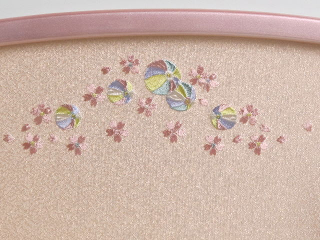 パールホワイト屏風の桜刺繍