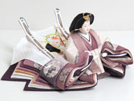 紫のグラデーションと桜の刺繍が渋い雛人形