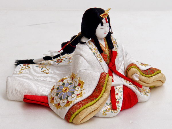 品のよさで魅了する、伝統工芸師自ら選ぶ木目込み雛人形２