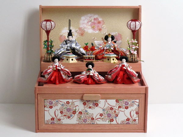 桜で揃えたピンクの宝箱雛人形収納飾り