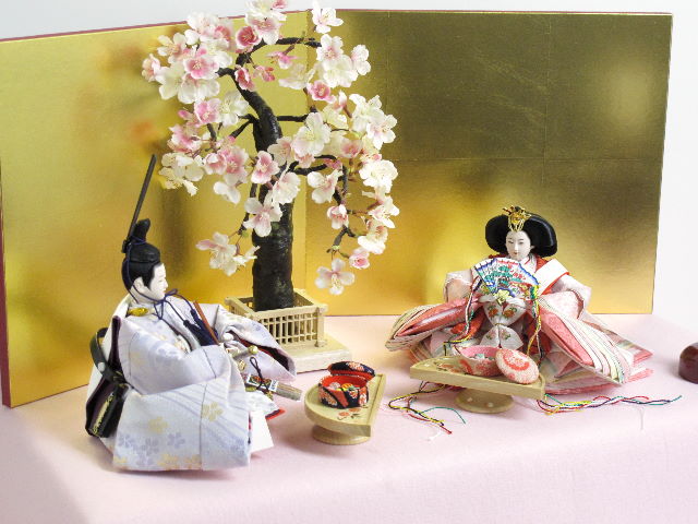 淡い桜色おひなさまのピンク毛氈桐箱収納飾り