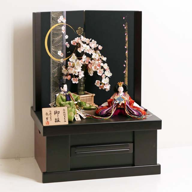 渋くて小さめ伝統的な有職文様雛月と桜屏風収納飾り