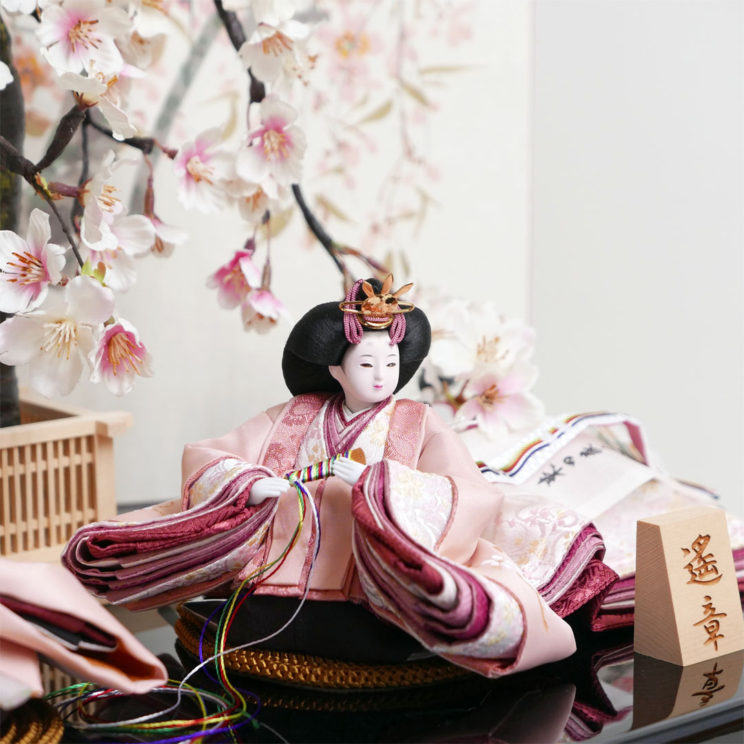 柴田家千代作 桜手描き桜色衣装の雛人形手描き桜収納飾り