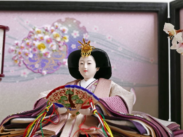 上品な紫のグラデーションの雛人形桜刺繍黒木目収納親王飾り