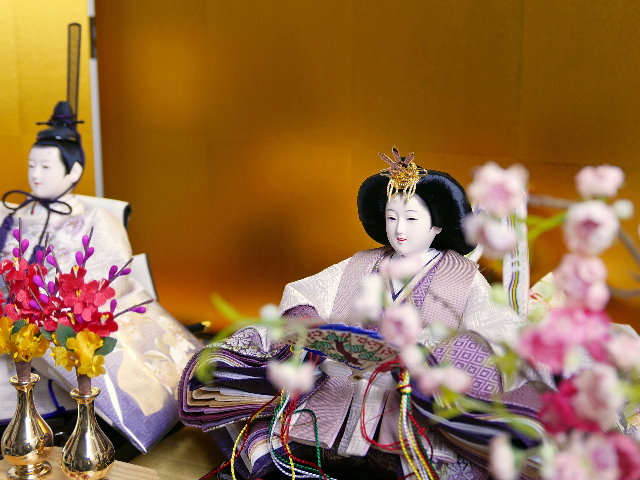 上品な紫のグラデーションと桜の刺繍が渋い雛人形京箔黒木目収納親王飾り