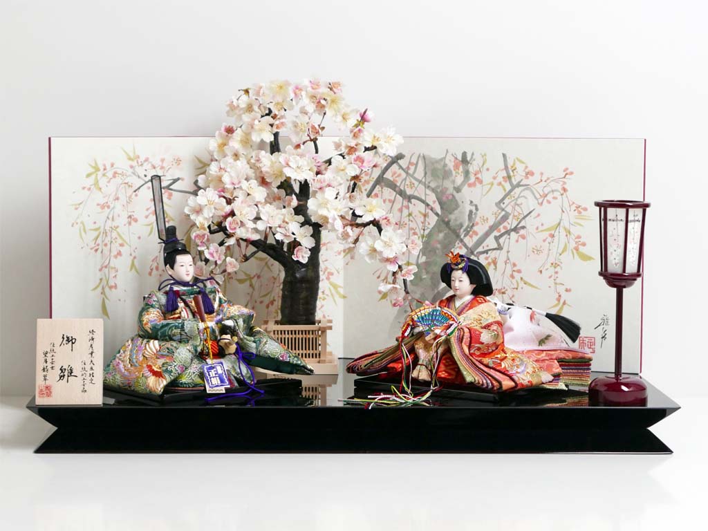 望月龍翠作 鳳凰刺繍正絹衣装雛人形手描きしだれ桜屏風創作親王飾りの 望月龍翠作 鳳凰刺繍正絹衣装雛人形手描きしだれ桜屏風創作親王飾りの