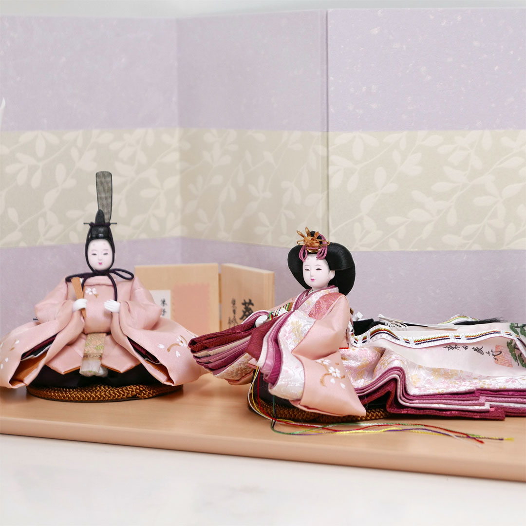 柴田家千代作 桜手描き桜色衣装の雛人形萩の紫屏風親王飾り