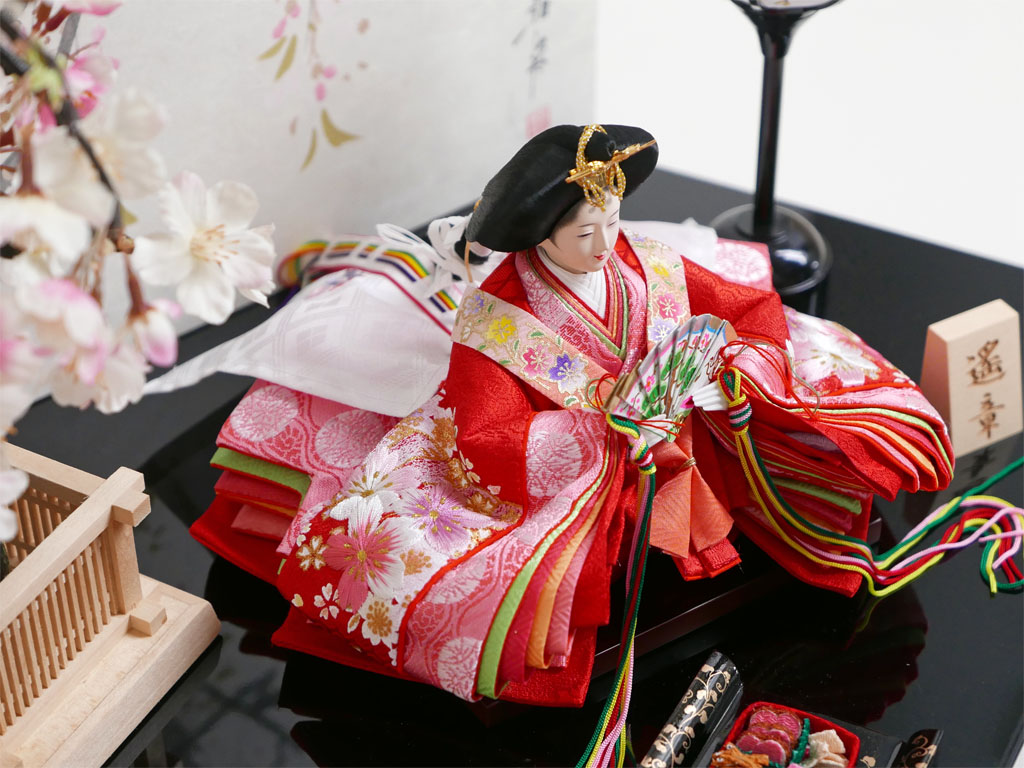 桜刺繍赤ベージュ衣装雛人形手描きしだれ桜屏風創作親王飾り